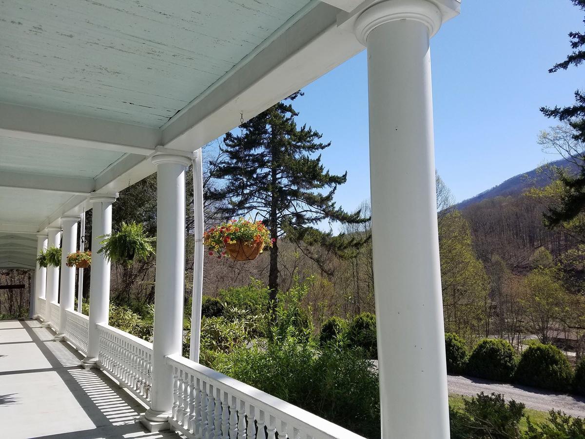 Grand Old Lady Hotel Waynesville Exterior foto